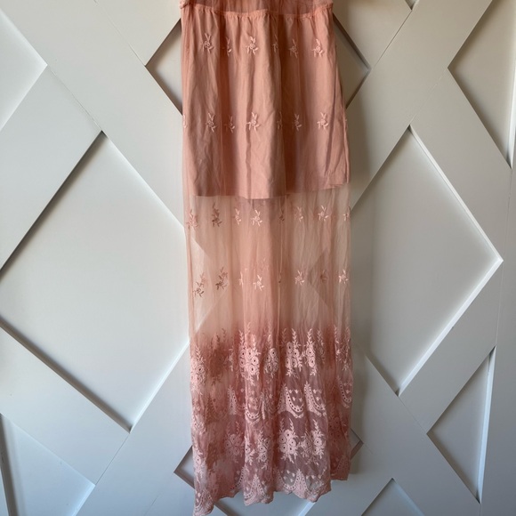Arnhem Arabella Lace Maxi Dress in Blush - Picture 3 of 8